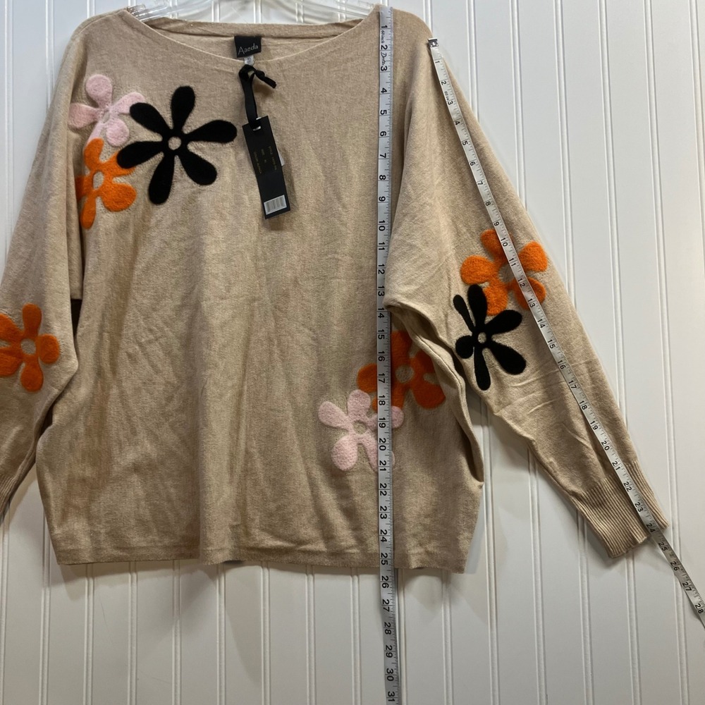 Aaeda Womens XL Floral Applique Oversized Sweater Tan Beige Whimsical Artsy BOHO - Picture 10 of 10